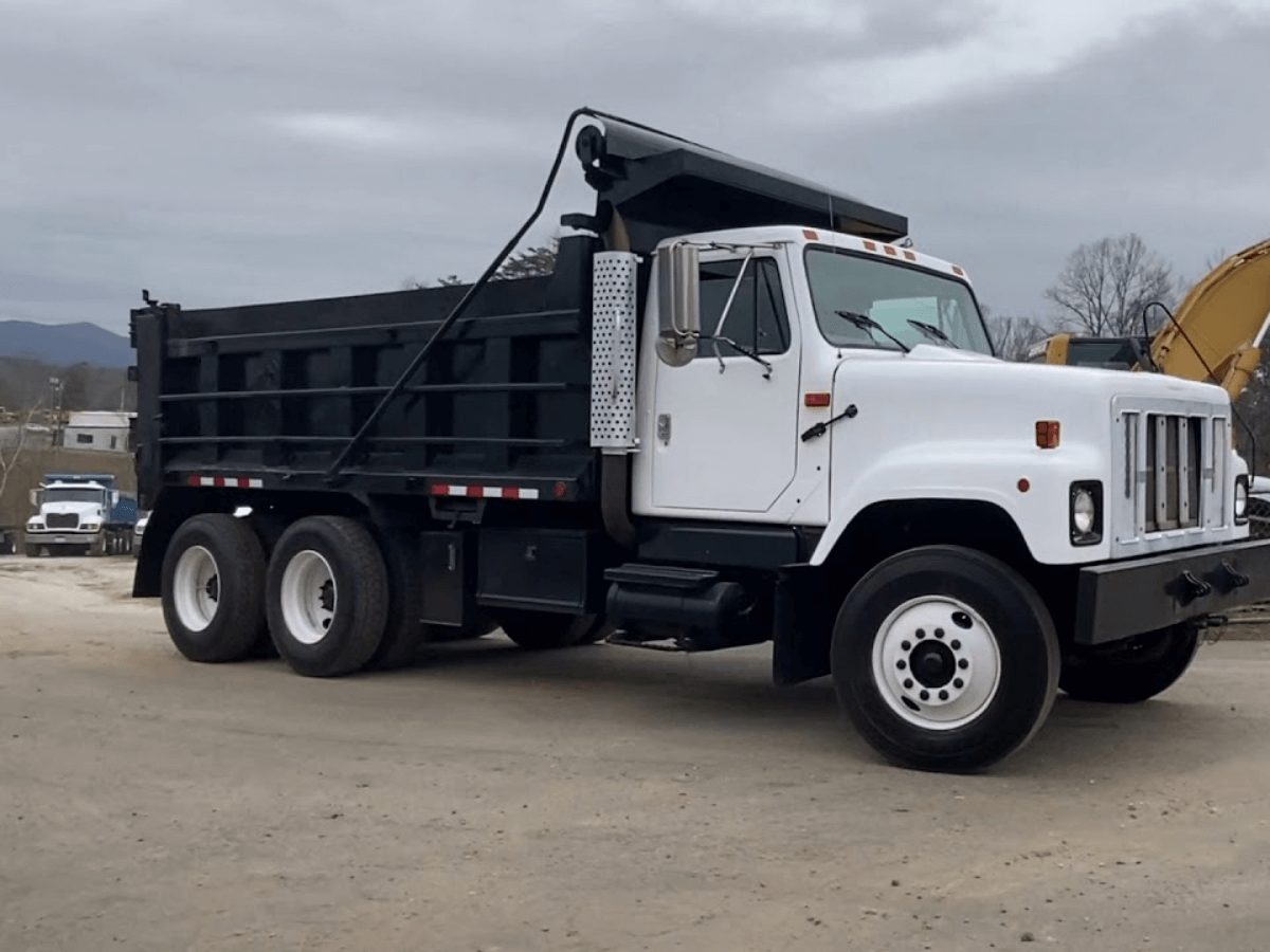 tandem-dump-truck-pilotruck